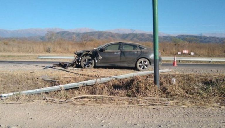 Fuerte Accidente En La Circunvalaci N Oeste Un Auto Perdi El Control