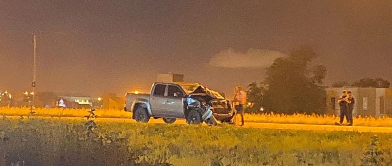 Fuerte choque en Circunvalación Oeste una camioneta impactó contra un