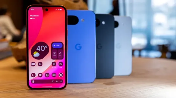 Google presentó su nuevo smartphone con <b>inteligencia artificial</b> en cámara y siete años de ... thumbnail