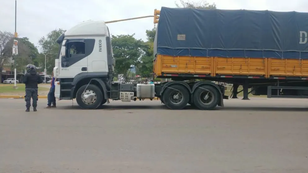Trágico accidente en Tartagal: un camión embistió a un peatón en las cercanías de la terminal