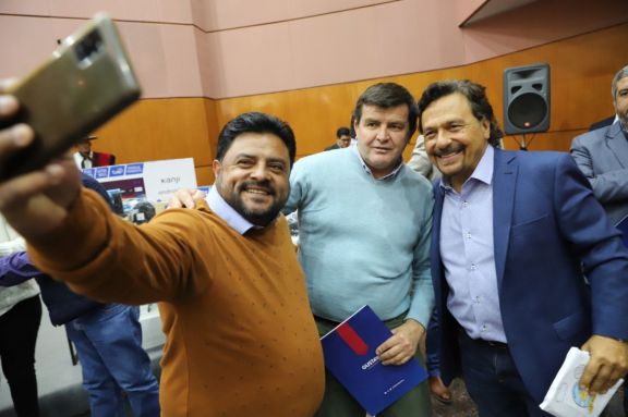 Gustavo Sáenz: "Impulsamos la conectividad en 15 municipios salteños"