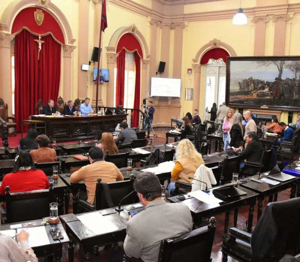 Diputados del oficialismo salteño confirmaron su apoyo a las precandidaturas de Sergio Massa y Agustín Rossi  