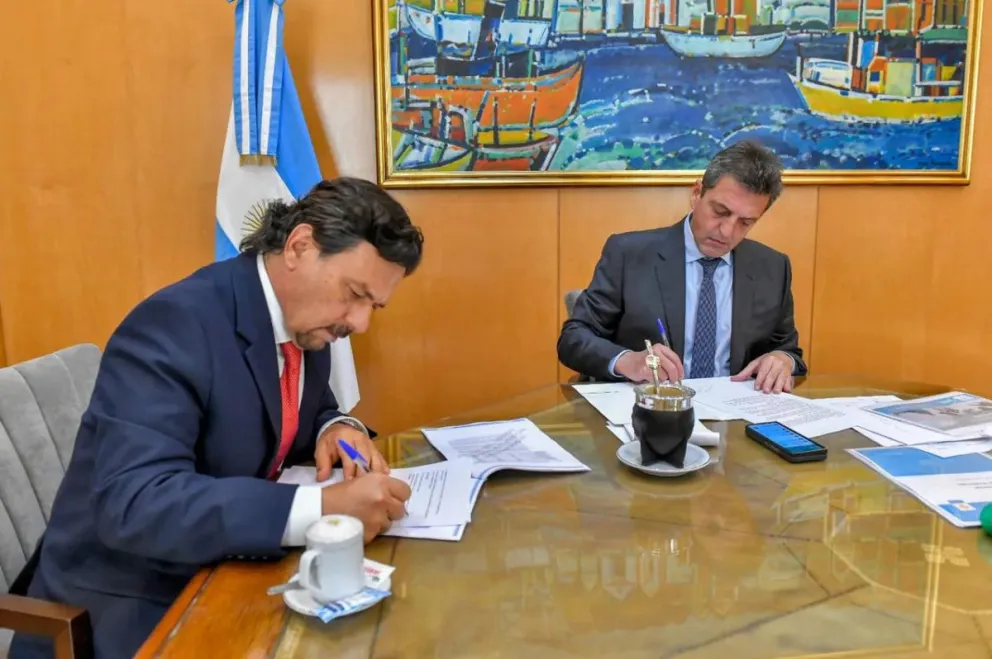 Gustavo Sáenz se reunió con Sergio Massa para acordar inversiones en infraestructura eléctrica y gasífera