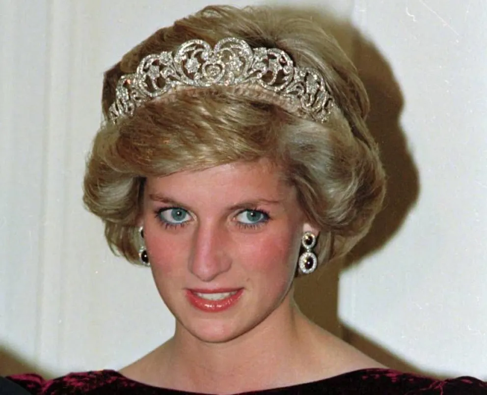 Siempre un ícono: en el que sería su cumpleaños 62, recordamos los mejores looks de gala de Lady Di 