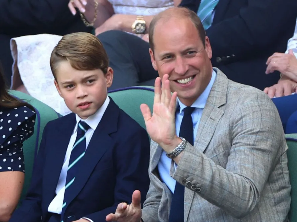 El extraordinario parecido del príncipe George con el príncipe Guillermo que los fans han empezado a notar