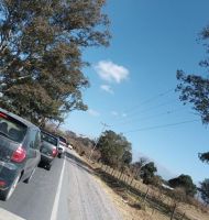 Vuelco de vehículo provoca congestión de tráfico en la salida de El Encón
