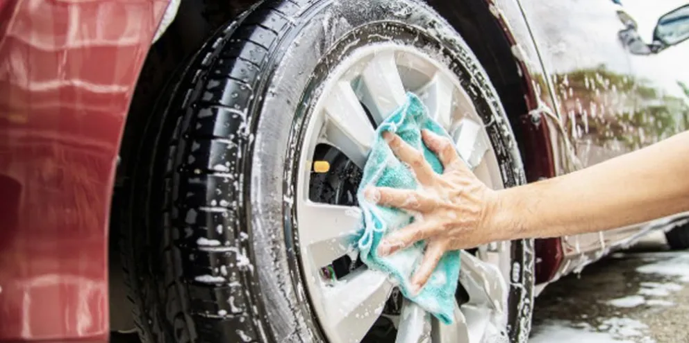 Se usa en las comidas, pero los expertos los usan en las ruedas de los autos: conocé los motivos