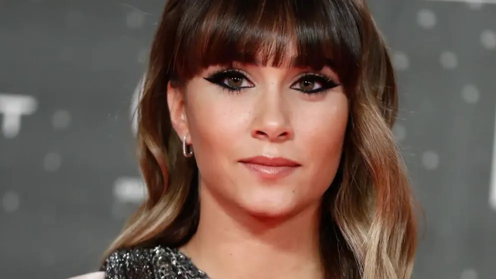 Una diva: los exorbitantes y millonarios looks de Versace que presumió Aitana en su último concierto