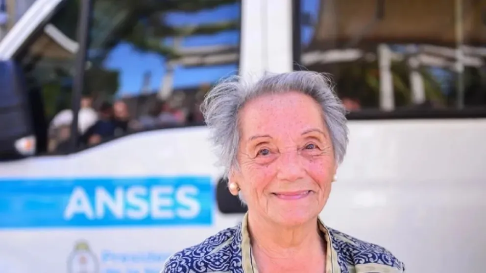 Jubilados y pensionados: ANSES confirmó el pago de tres montos extra para el mes de noviembre