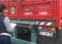La Dirección General de Aduanas frenó una operación de contrabando millonario en cuatro camiones