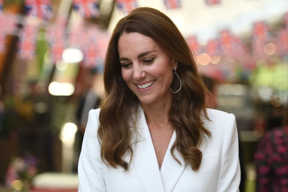 Kate Middleton sorprende con este gesto y escala en la realeza británica: Carlos III y Camila Parker atónitos
