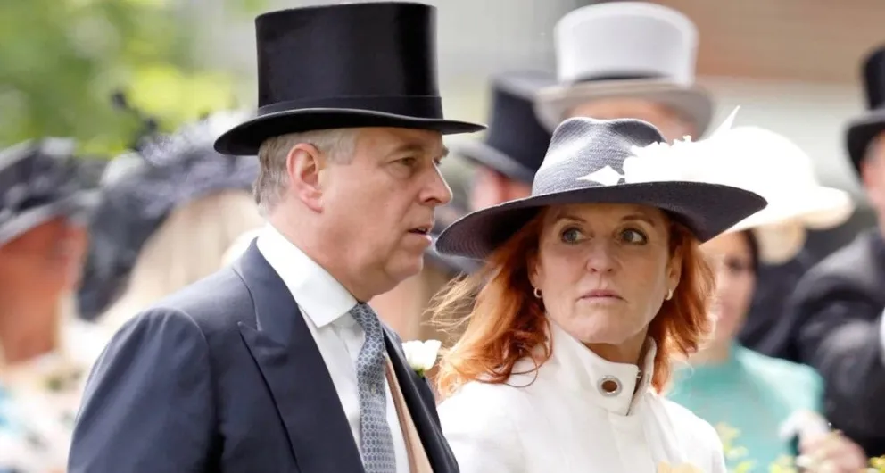 El príncipe Andrés usa de manera cruel a Sarah Ferguson para no ser desalojado por Carlos III: este es su plan