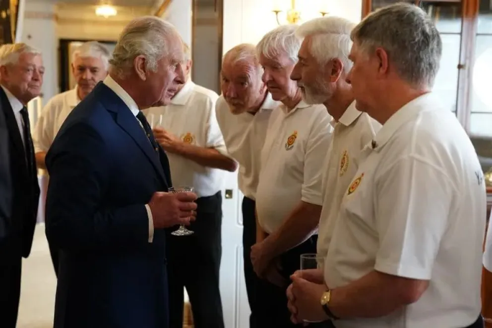 La visita del rey Carlos III al yate Britannia