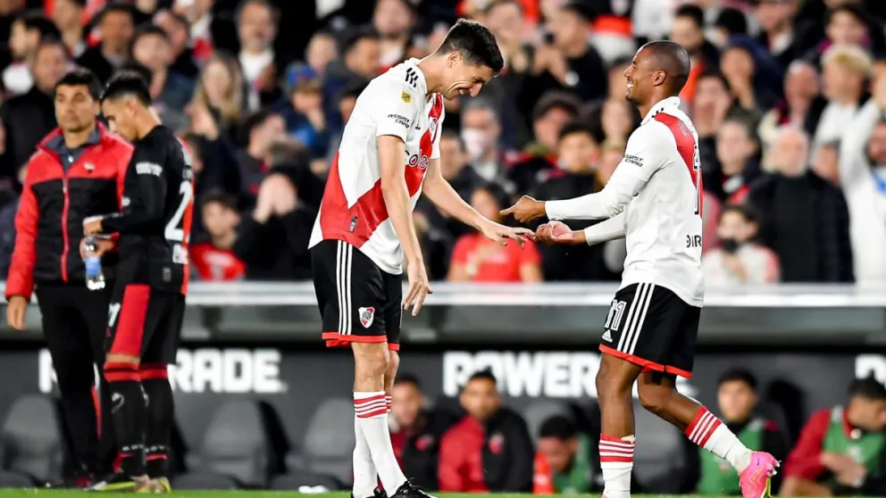 A un pasito de dar la vuelta: River Plate venció 2 a 0 a Colón en el Monumental y acaricia el título