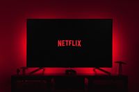 La imperdible propuesta que enloquece a los suscriptores: la serie de 8 episodios que triunfa en Netflix