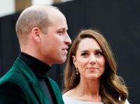 Lo que los expertos piensan de las miradas de Kate Middleton al príncipe Guillermo