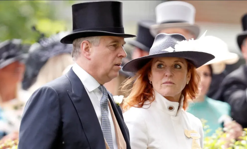 Príncipe Andrés abandona momentáneamente a Sarah Ferguson por este motivo