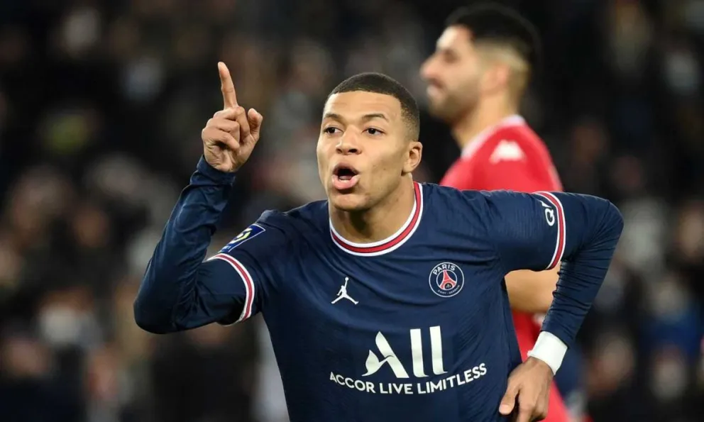 Kylian Mbappe anticipa su salida: se comparó con Lionel Messi y destrozó al PSG