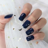 Los tres estilos de manicura más finos y elegantes en color blueberry: son última tendencia
