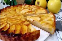 La receta más fácil para hacer una tarta de manzanas invertida sin harina y súper económica