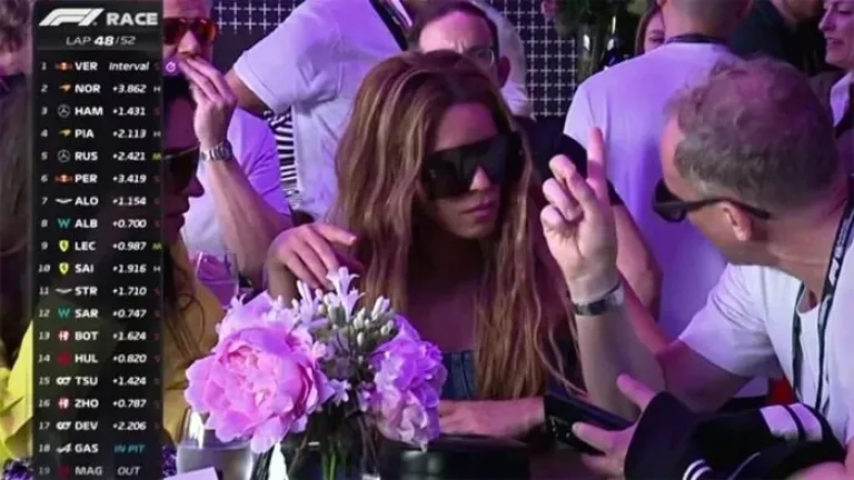 Shakira visita a Lewis Hamilton