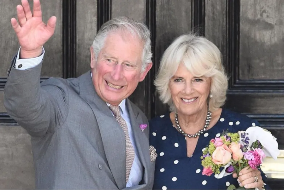 El insólito sacrificio de Carlos III para homenajear a Isabel II: Camilla Parker excluida y devastada