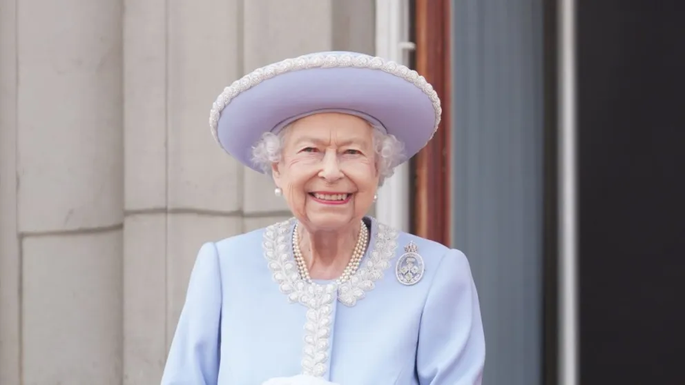 La vida oculta de la reina Isabel II: un ex empleado reveló sus hábitos más extraños