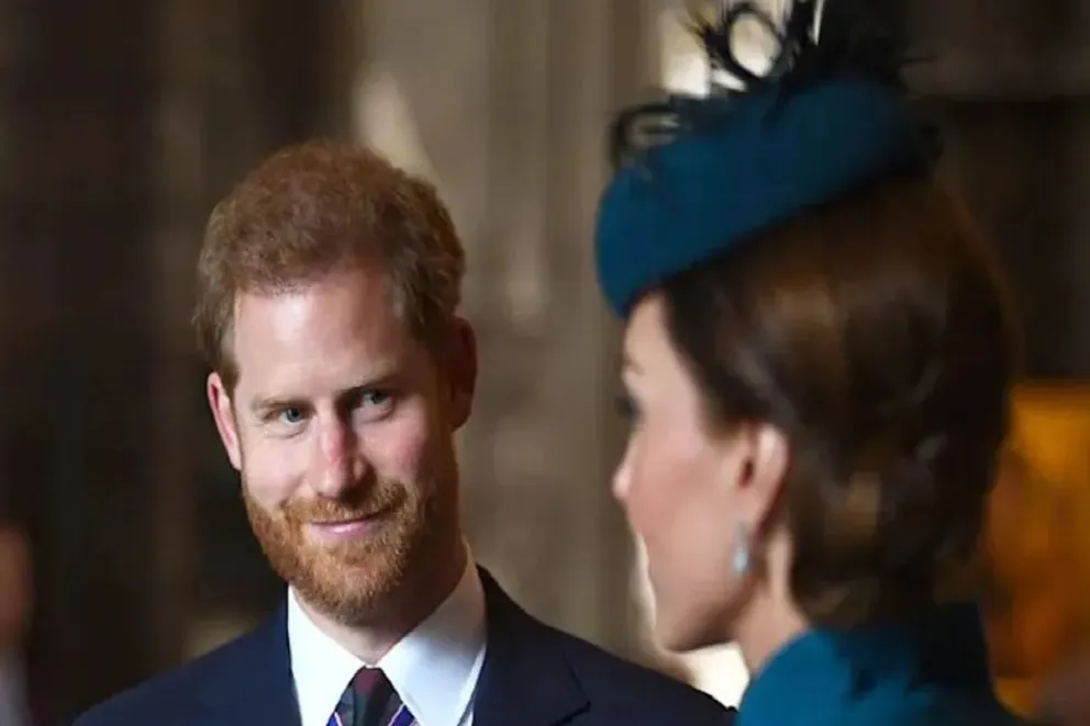 Salen a la luz las fotos de Kate Middleton con el príncipe Harry que desatan rumores de amor
