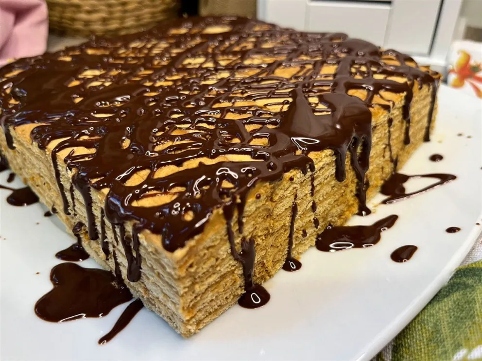La receta más fácil para hacer una Tarta fría de galletas, sin horno ¡con 5 ingredientes!