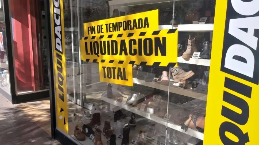 A falta de bajas temperaturas, el sector comercial adelantó la liquidación de temporada invernal