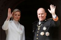 Matrimonio falso, huidas y polémicas: los secretos de la princesa Charlene y el príncipe Alberto