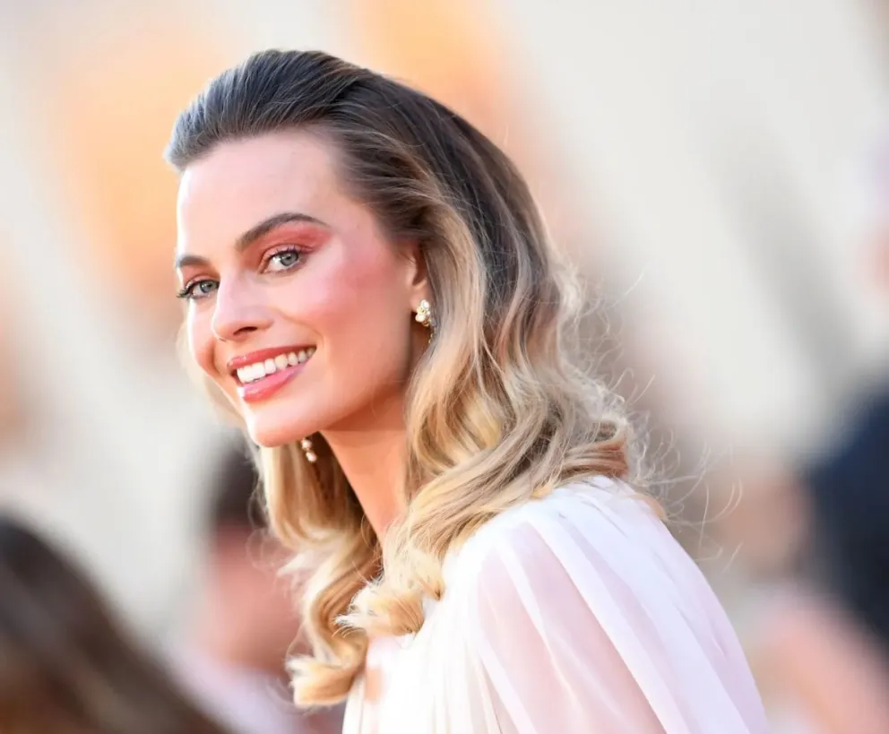 Margot Robbie se robó todas las miradas al lucir literalmente como Barbie con un sensual y clásico look 