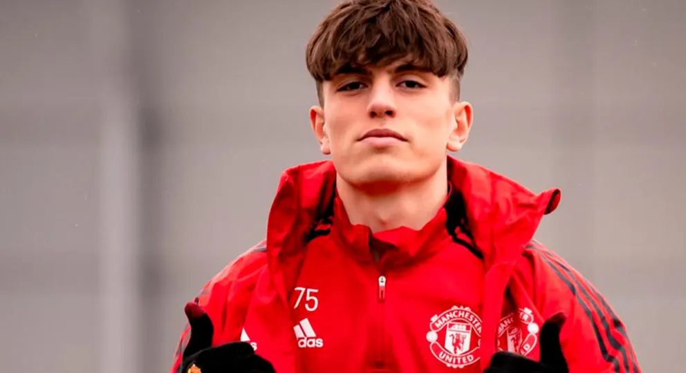 Alejandro Garnacho consternado: FIFA sancionó a Manchester United