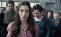 El exitoso musical de Netflix protagonizado por Anne Hathaway que no es apto para sensibles
