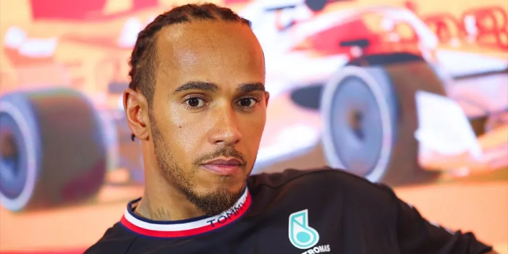 Fotografían a Lewis Hamilton muy íntimo y con poca ropa junto a una famosa que no es Shakira 