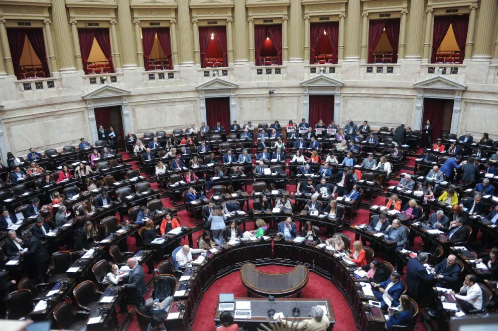 Con nula actividad en 2023, diputados y senadores nacionales aumentarán sus sueldos un 120%  
