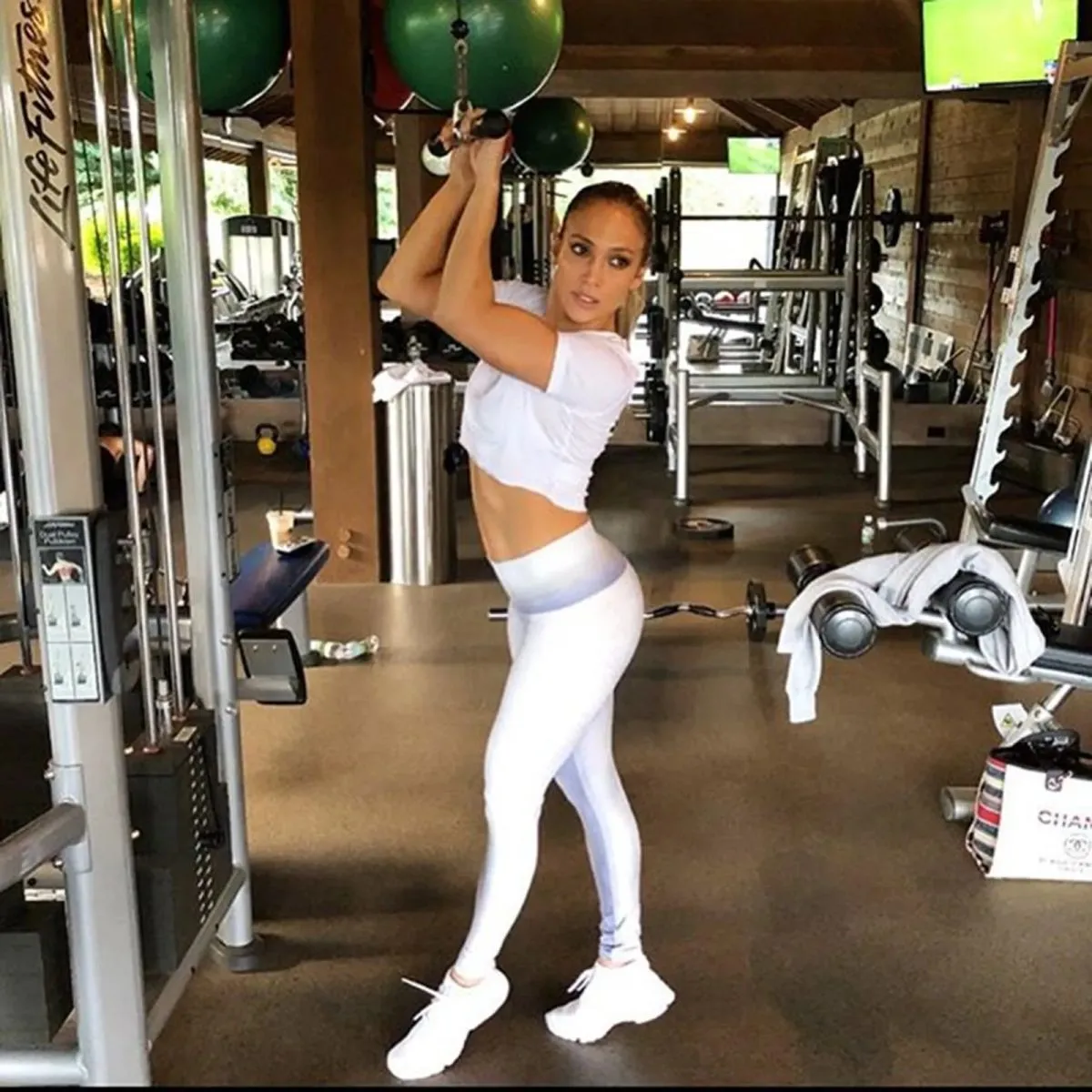 Jennifer Lopez entrenando