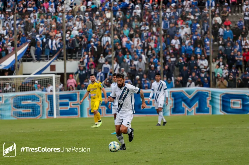 Empate con sabor a poco de Juventud Antoniana ante Crucero del Norte, en el debut de Gorostidi como técnico