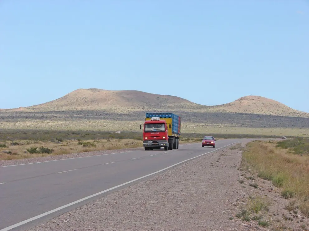 Accidente fatal entre un auto y un camión: murieron tres personas que venían de vacaciones a Salta