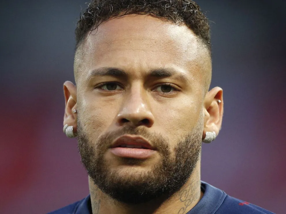 Conocé los extraños rituales que hace Neymar antes de cada partido, ningún otro jugador lo hace