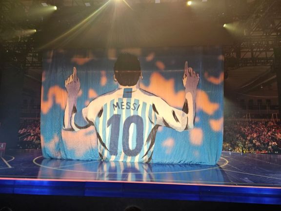 MESSI 10 CIRQUE DU SOLEIL EN SALTA 