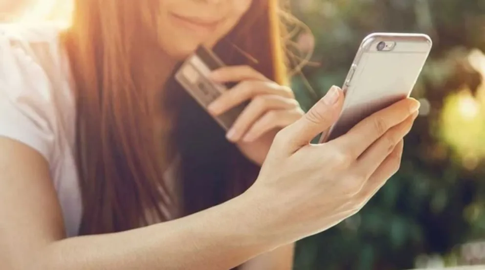 Los beneficiarios de AUH pueden obtener un crédito de $60.000: cómo solicitarlo a través del celular