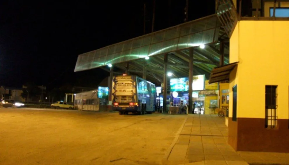 Violencia sin cuartel en Salvador Mazza: un joven fue apuñalado a plena luz del día en la terminal