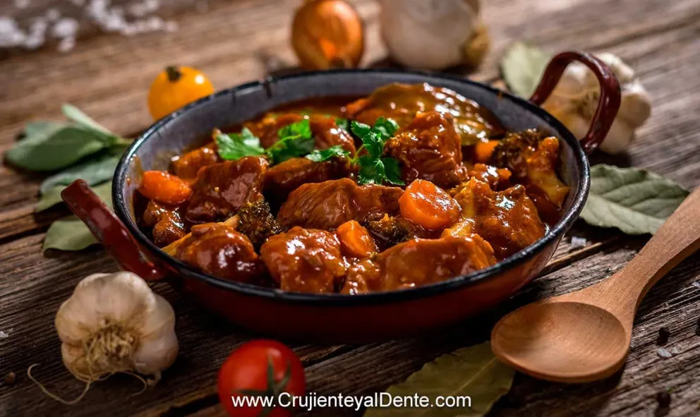 Te decimos cómo preparar la mejor receta de Estofado de carne, rica, sencilla y muy jugosa