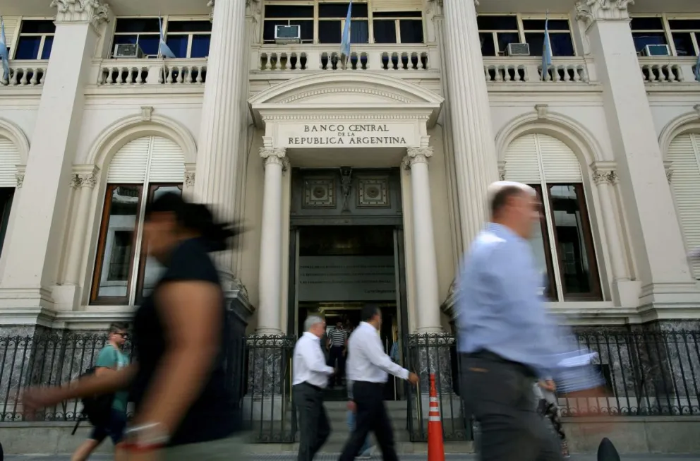 El Banco Central prohibió la compra de dólares a beneficiarios de créditos de ANSES