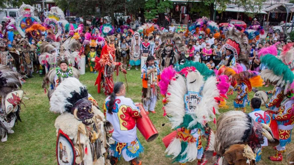 Gran encuentro y desfile de comparsas en el barrio 25 de Mayo