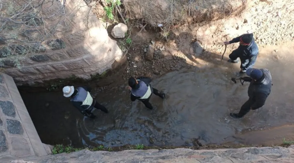 La policía publicó las imágenes del gran operativo realizado por el bebé desaparecido en San Carlos