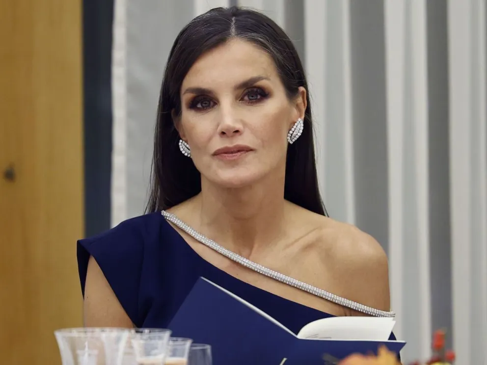 A la lista negra: Letizia prohíbe sin miedo que Leonor y Sofía tengan contacto con este importante familiar