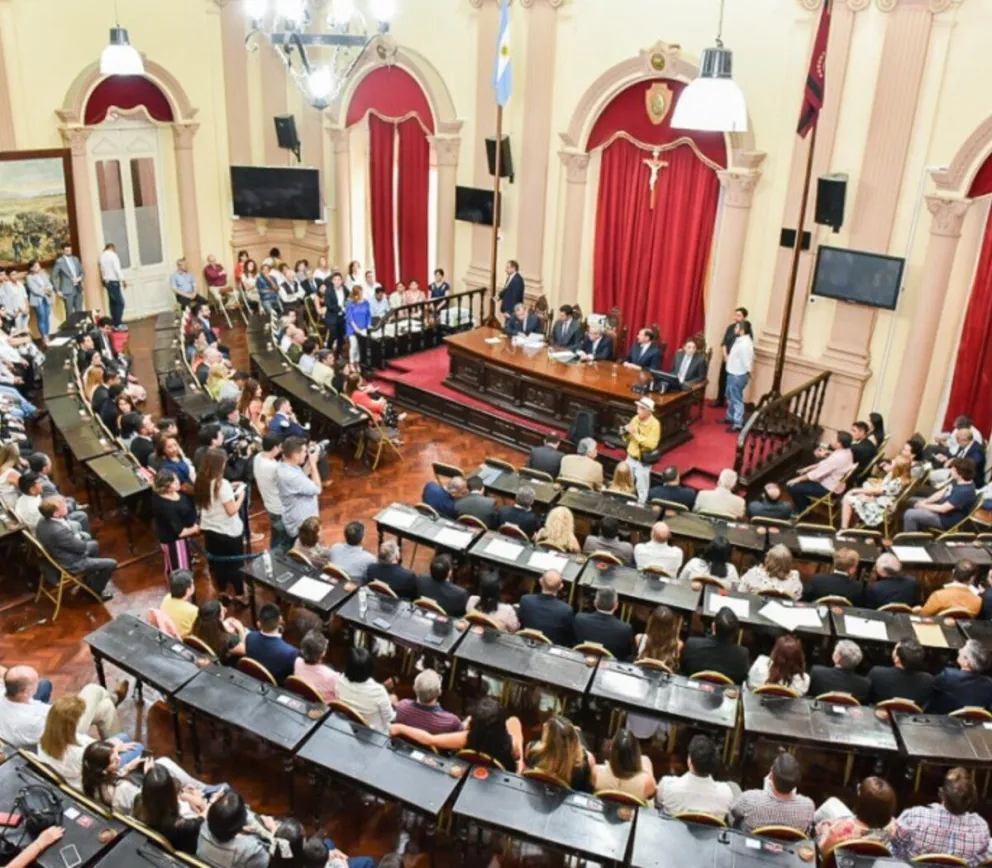 Diputados y senadores retoman sus actividades para abordar proyectos sobre la violencia y el acoso laboral 