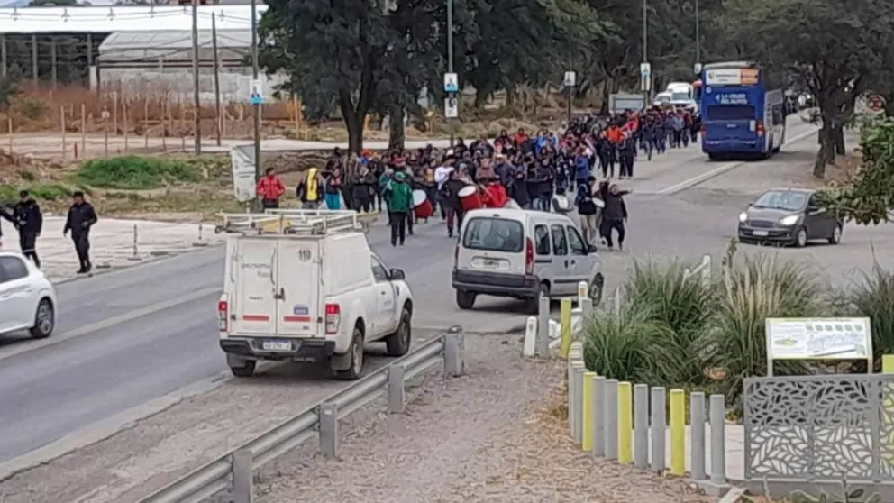 Empleados municipales cortaron la ruta 34 a modo de protesta y paralizaron el tránsito